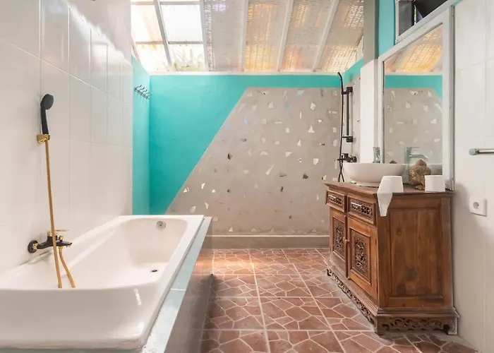 Villa Charming 2bdr In The Heart Of & Walking Distance Canggu