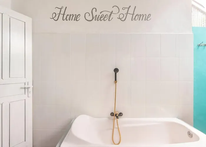 Villa Charming 2bdr In The Heart Of & Walking Distance *